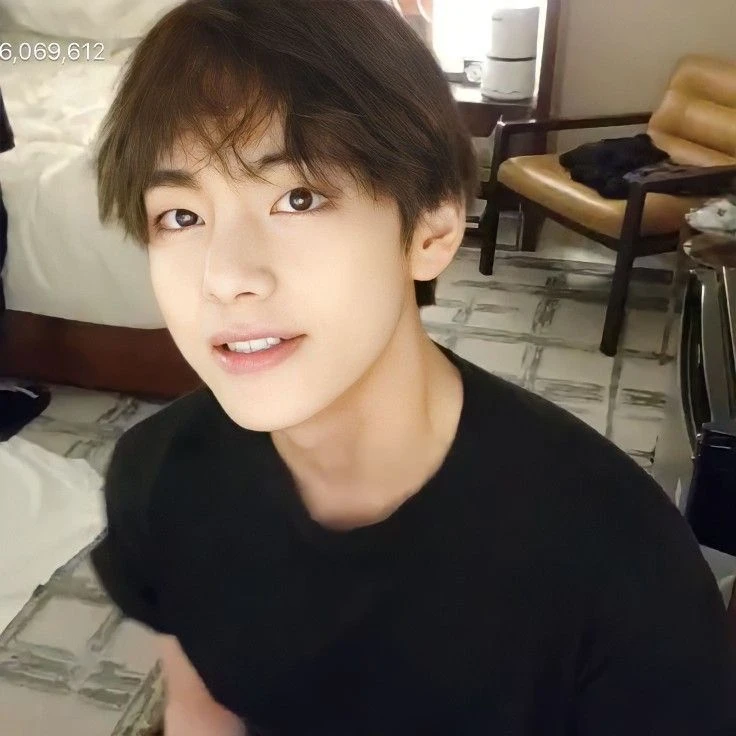 Kim Taehyung thumbnail