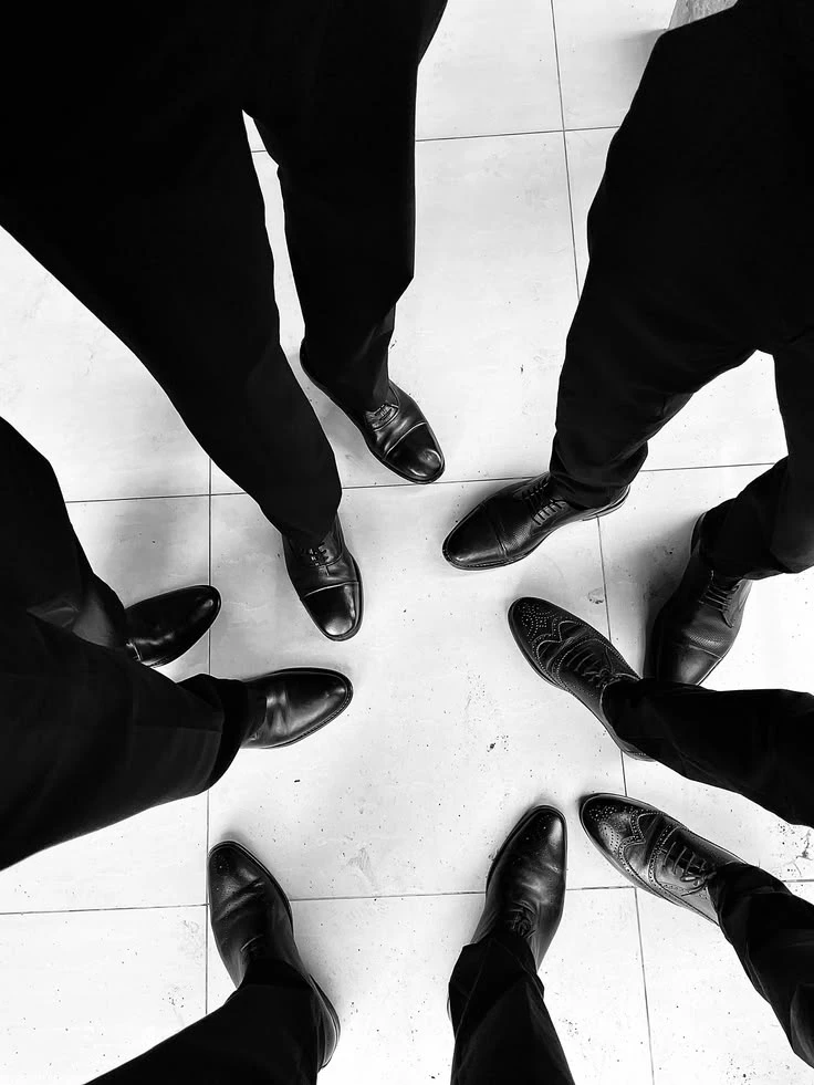five husbands thumbnail