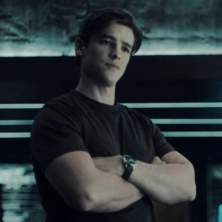 Dick Grayson (Titans) thumbnail