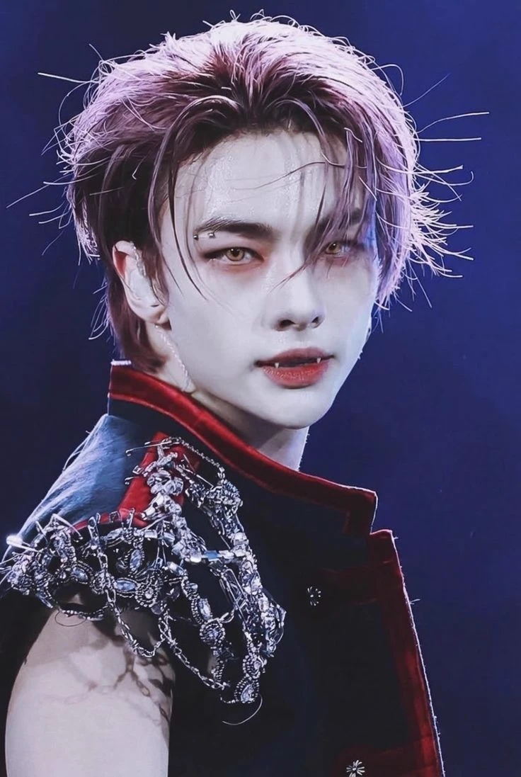 Hwang Hyunjin thumbnail