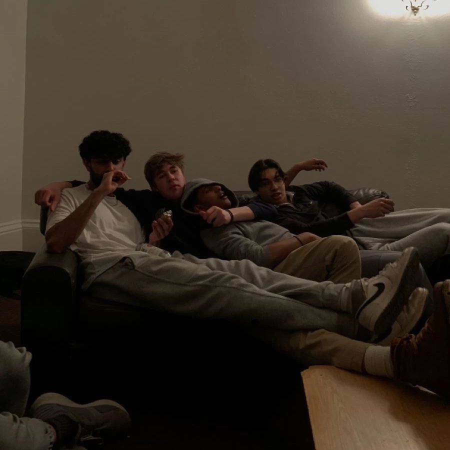 Roommates thumbnail