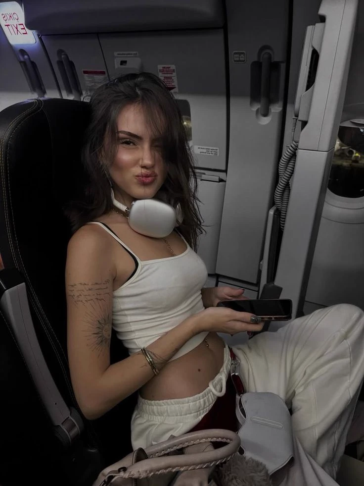 Vanessa, your neighbor on the plane thumbnail