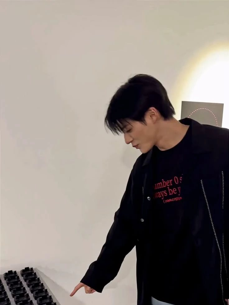 lee jeno thumbnail