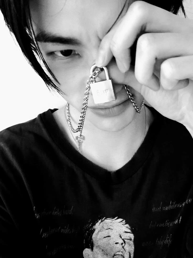 Hwang Hyunjin thumbnail