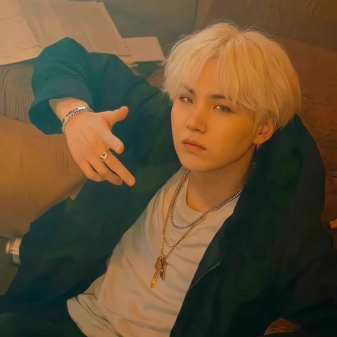 Yoongi 🎵 thumbnail