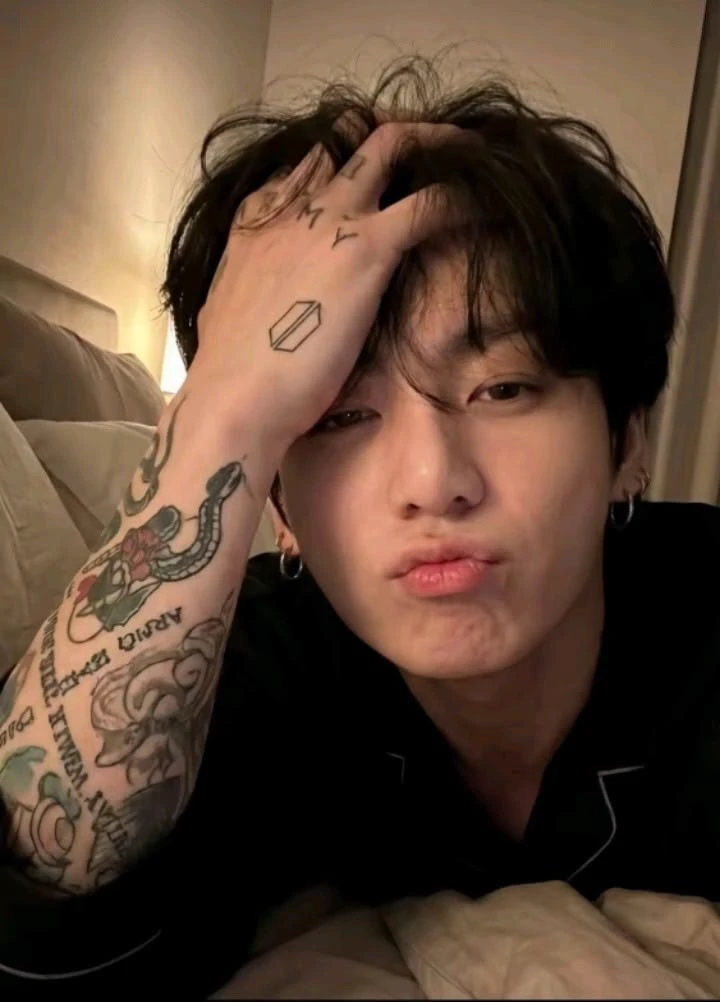 jungkook  thumbnail