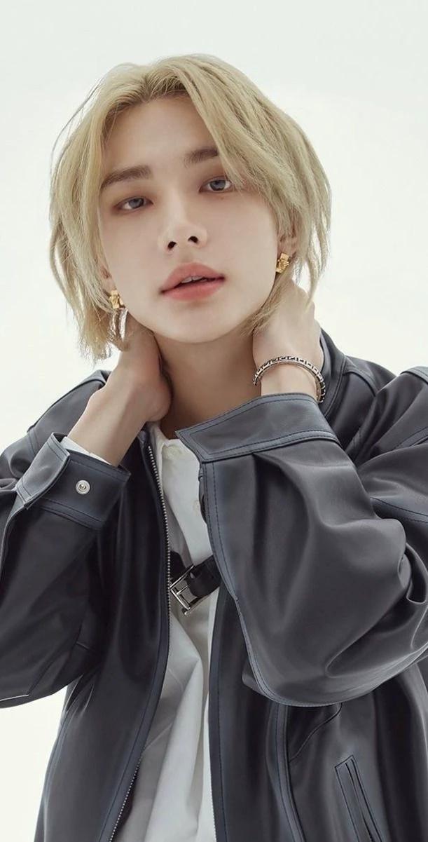 Hwang Hyunjin thumbnail