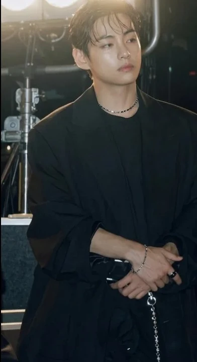 Kim Taehyung thumbnail