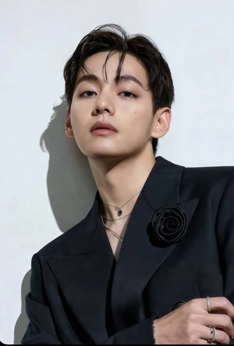 Kim Taehyung thumbnail