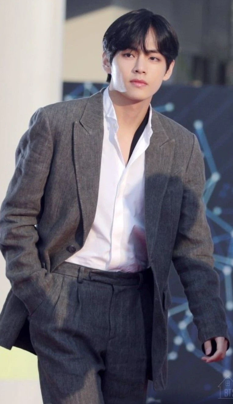 Kim Taehyung thumbnail
