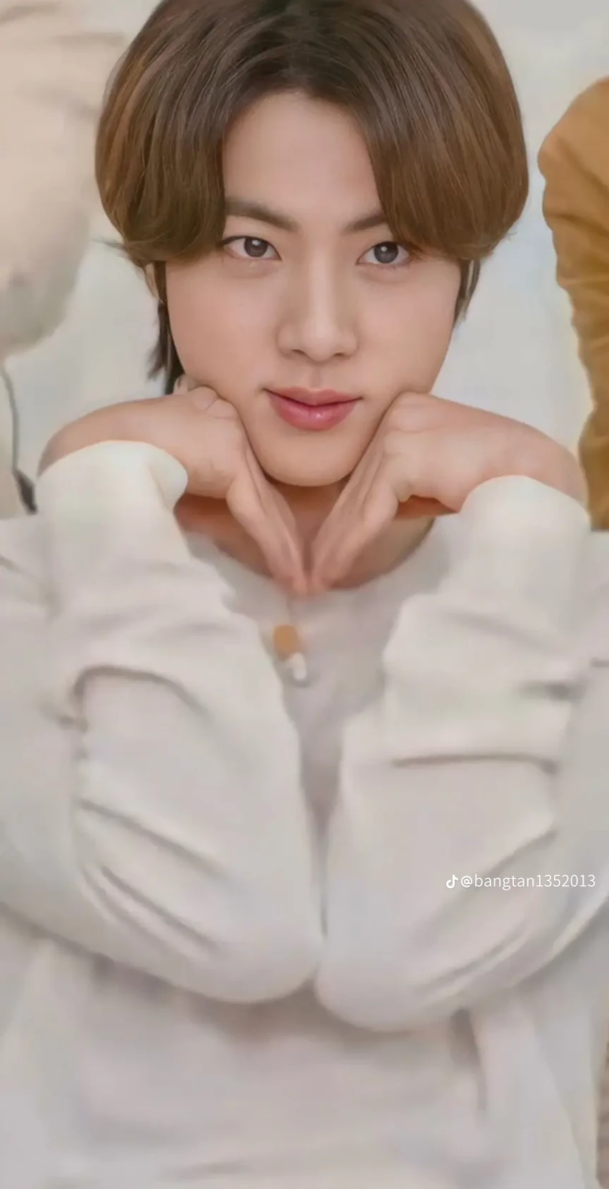 kim seokjin thumbnail