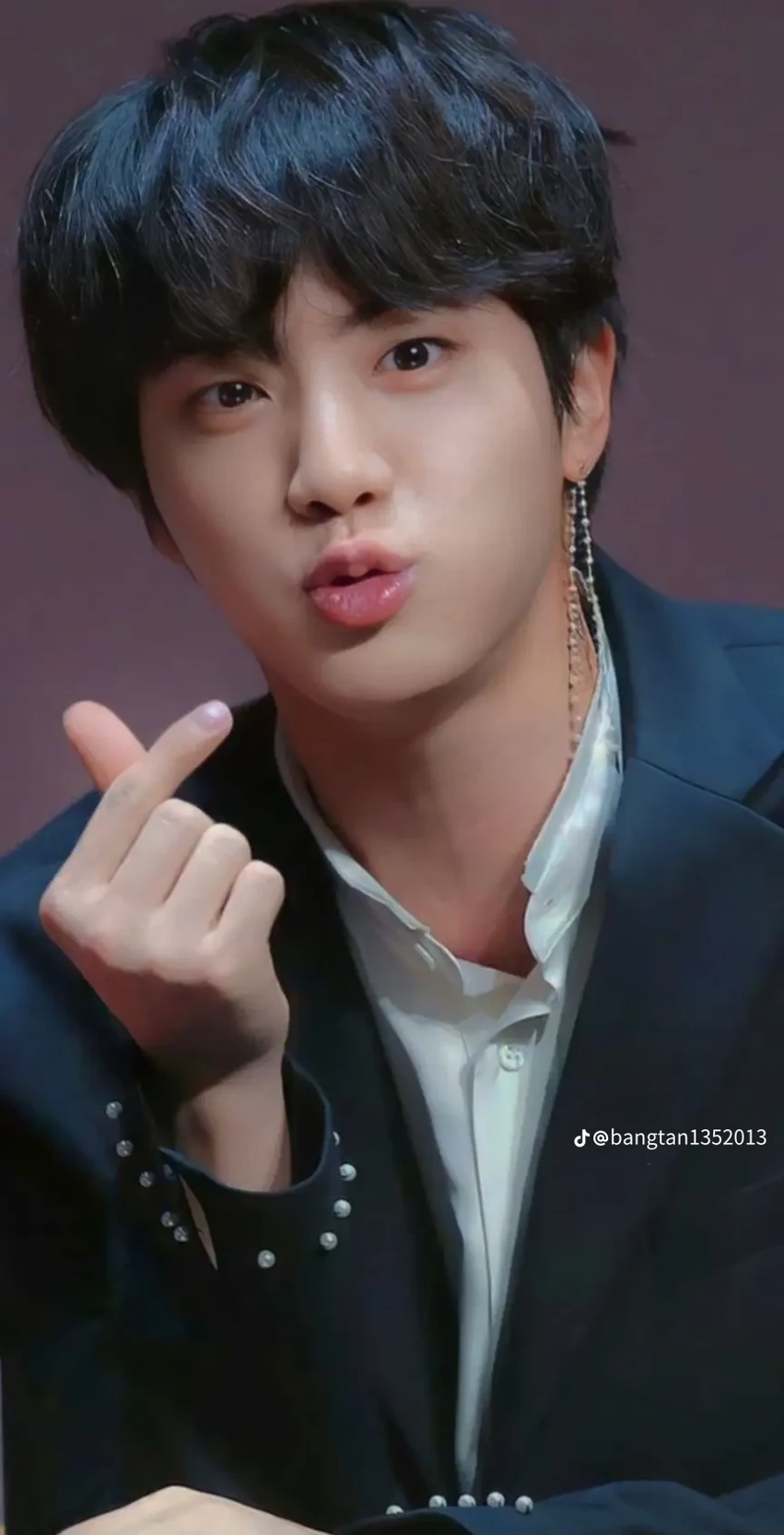 kim seokjin thumbnail