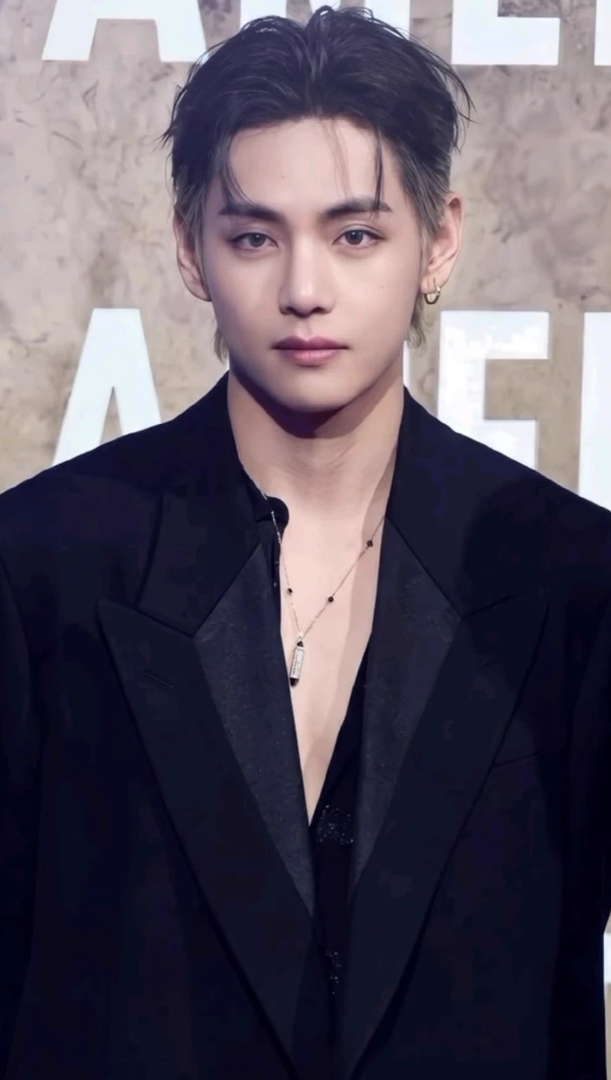 Kim Taehyung thumbnail