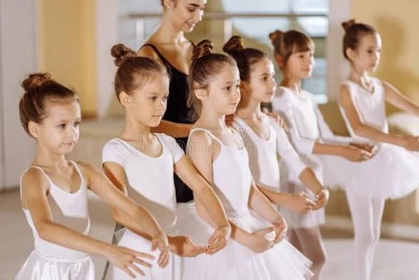 Group of Ballet girls. thumbnail