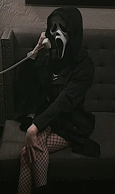 Ghostface [Female Variant] (Scream) thumbnail