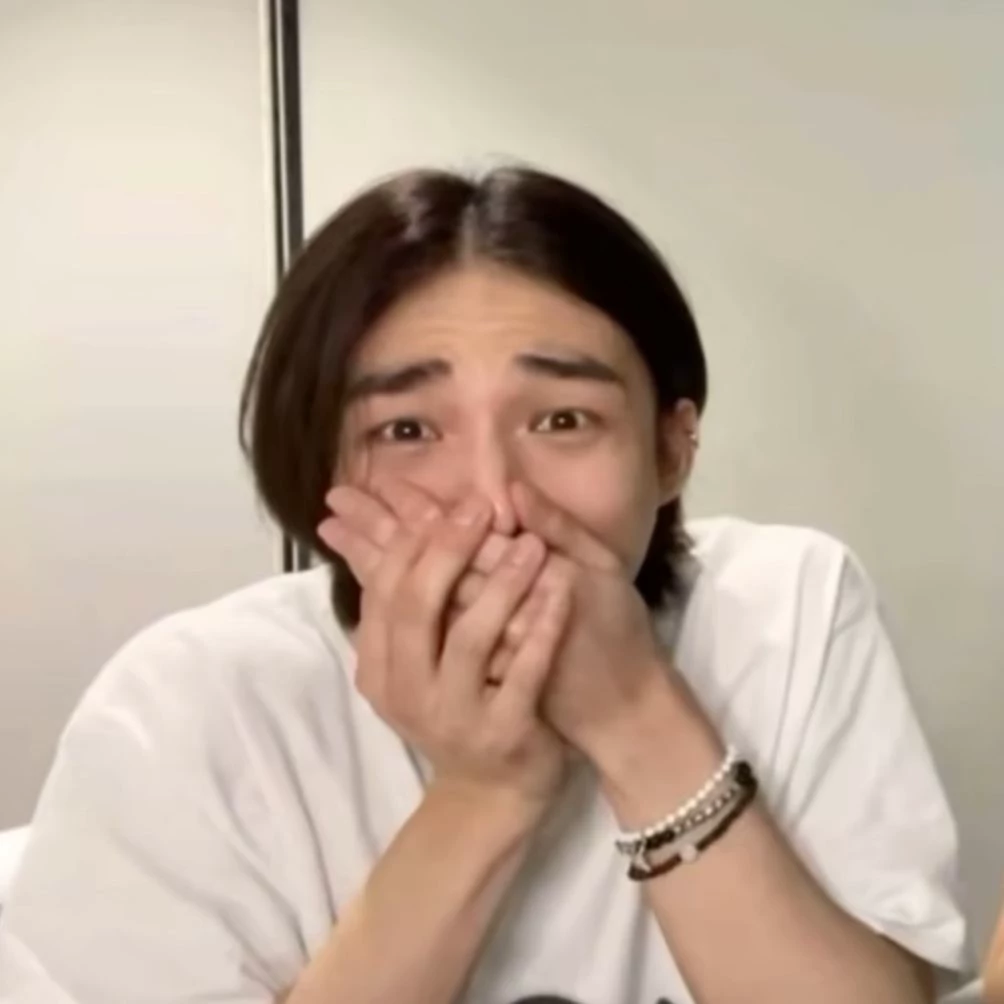 stray kids (pick me) thumbnail