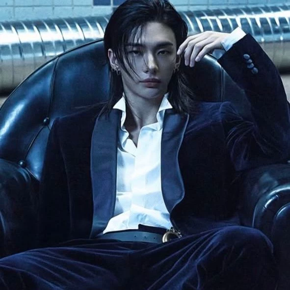 Hyunjin's Vampire thumbnail