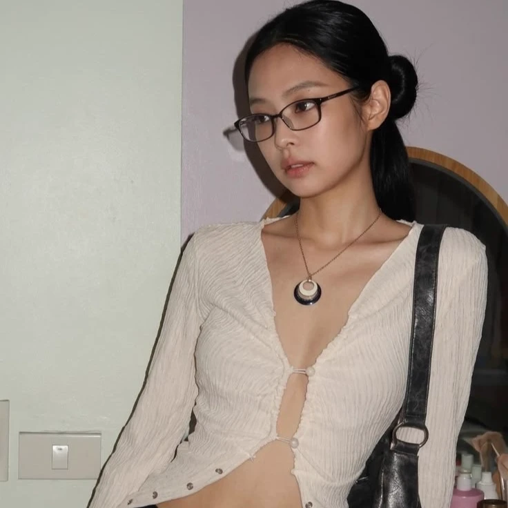 Jennie kim thumbnail