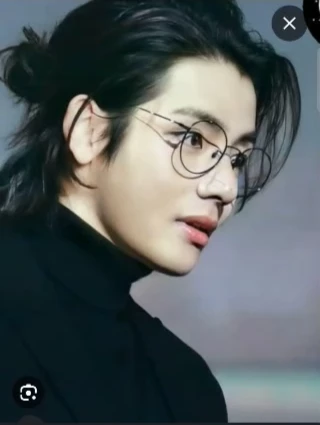 KIM TAEHYUNG  thumbnail