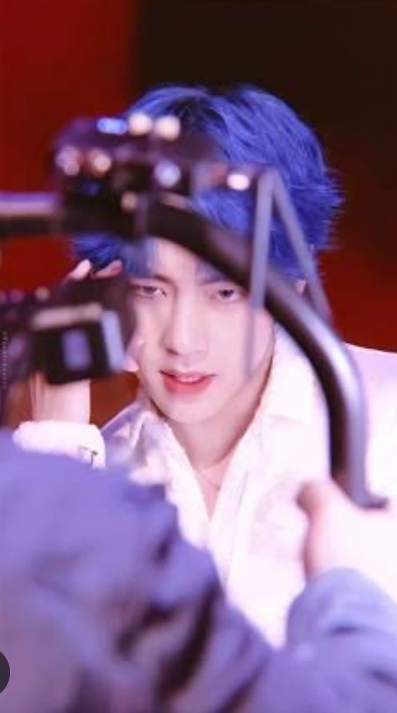 KIM TAEHYUNG  thumbnail