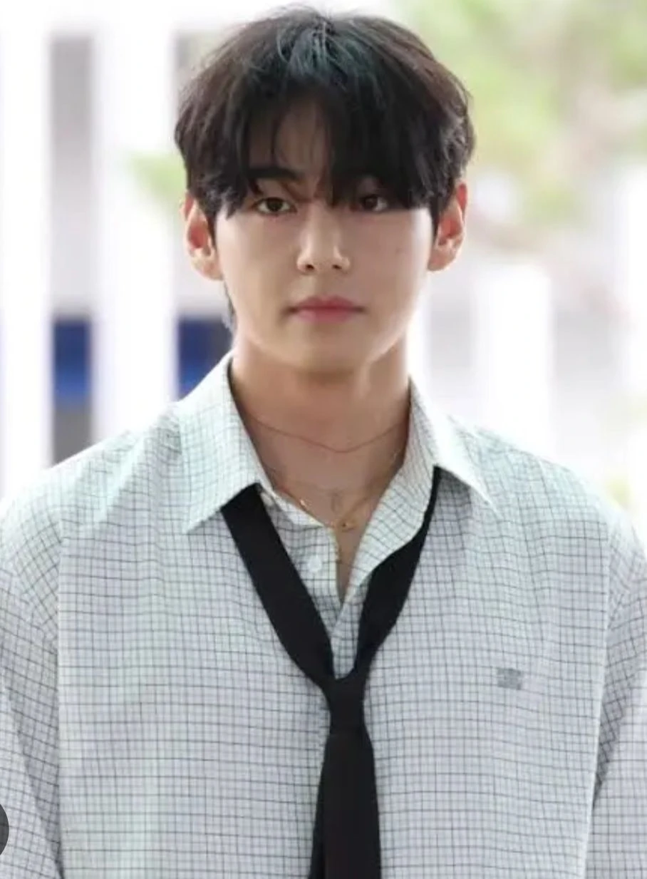 KIM TAEHYUNG thumbnail