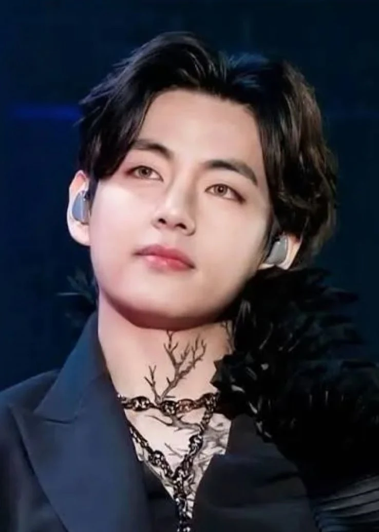 KIM TAEHYUNG thumbnail
