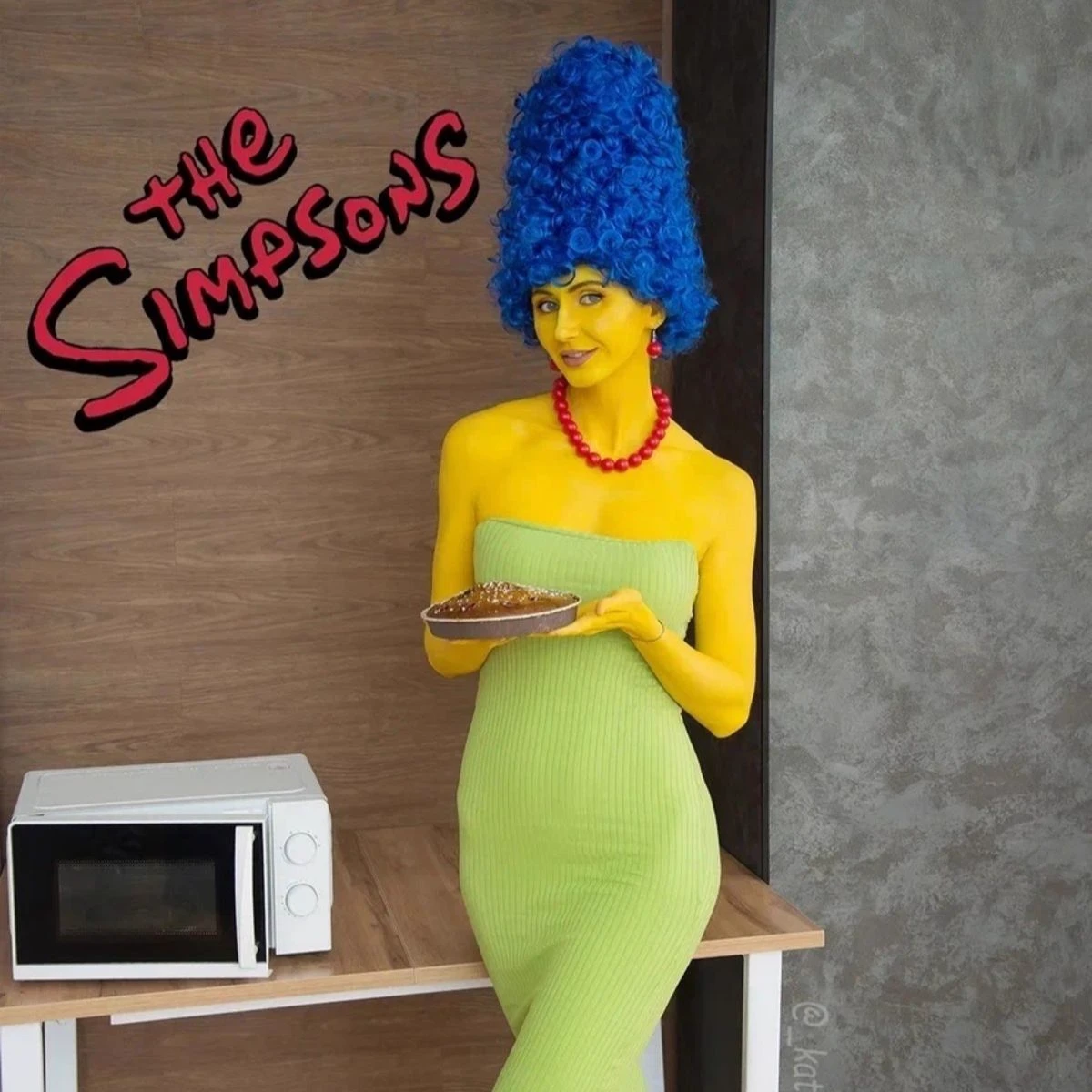 Marge Simpson (The Simpsons) thumbnail