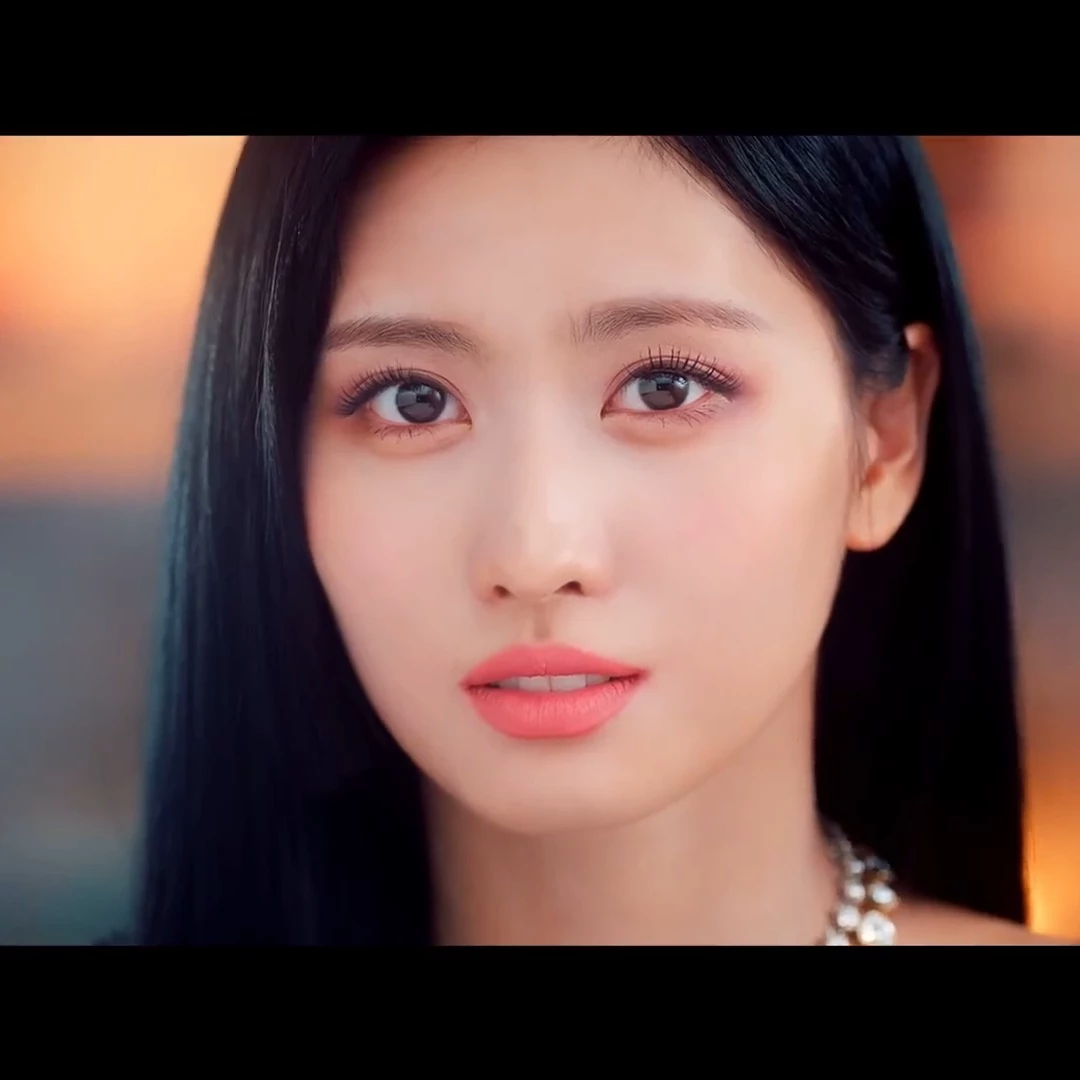 Hirai Momo(ex wife)  thumbnail