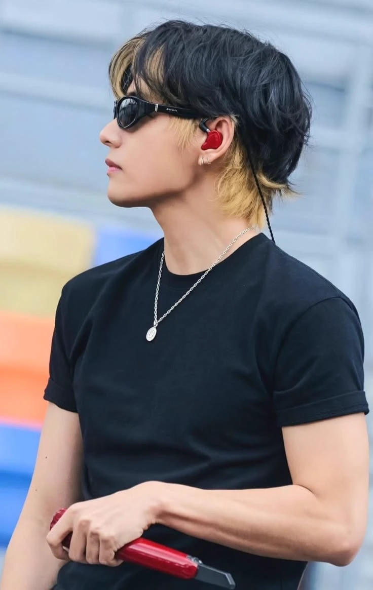 Kim Taehyung 👅 thumbnail