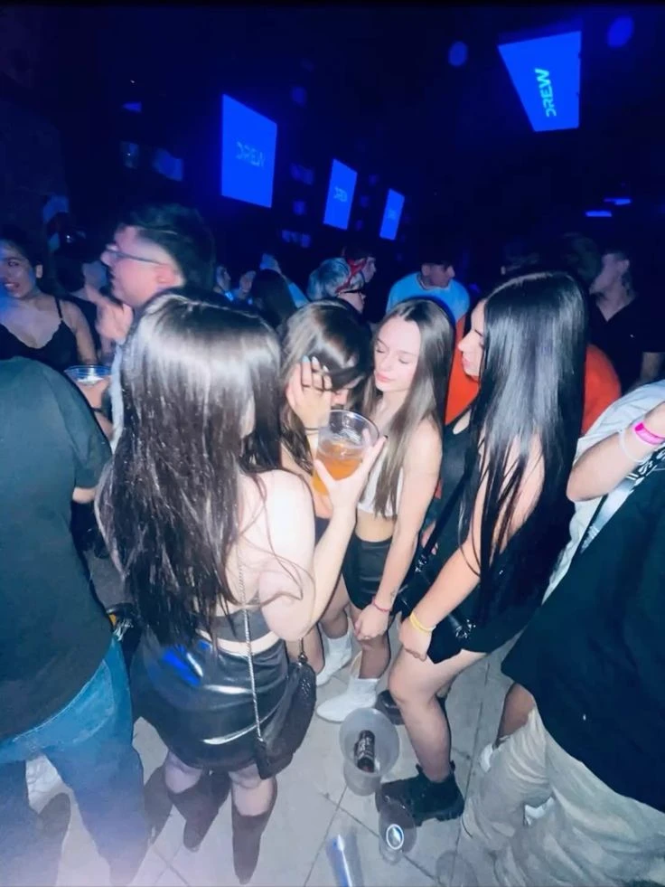 4 best friends. thumbnail