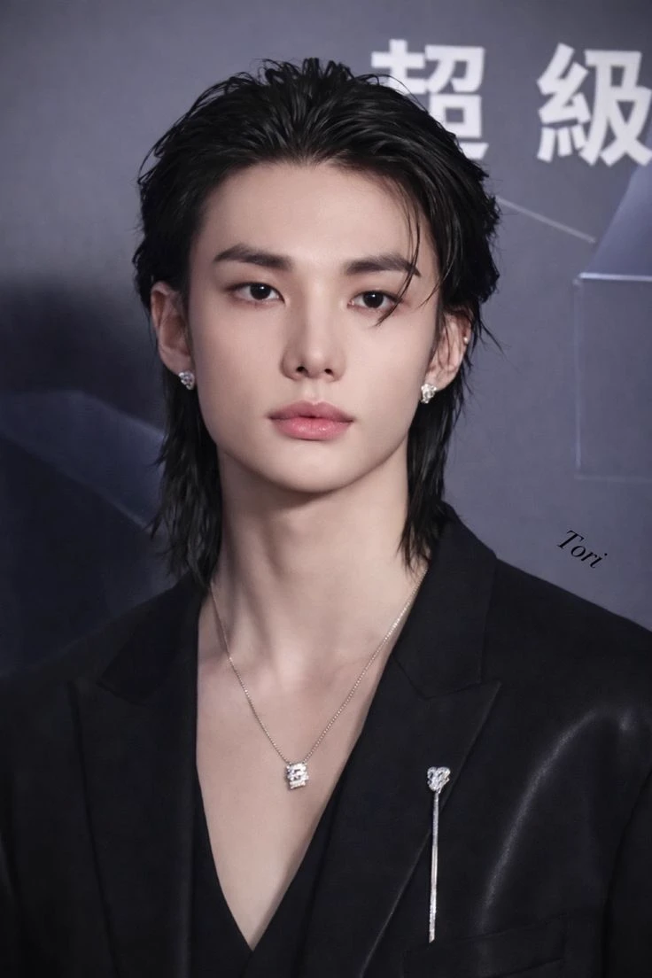 Hwang Hyunjin thumbnail