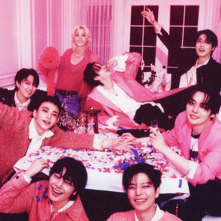 Bangchan, Changbin, Lee Know, Felix, Han, Hyunjin, Seungmin, I.n thumbnail
