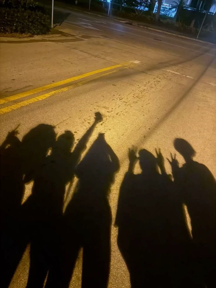 Zombie apocalypse \|\| friend group 💥 thumbnail