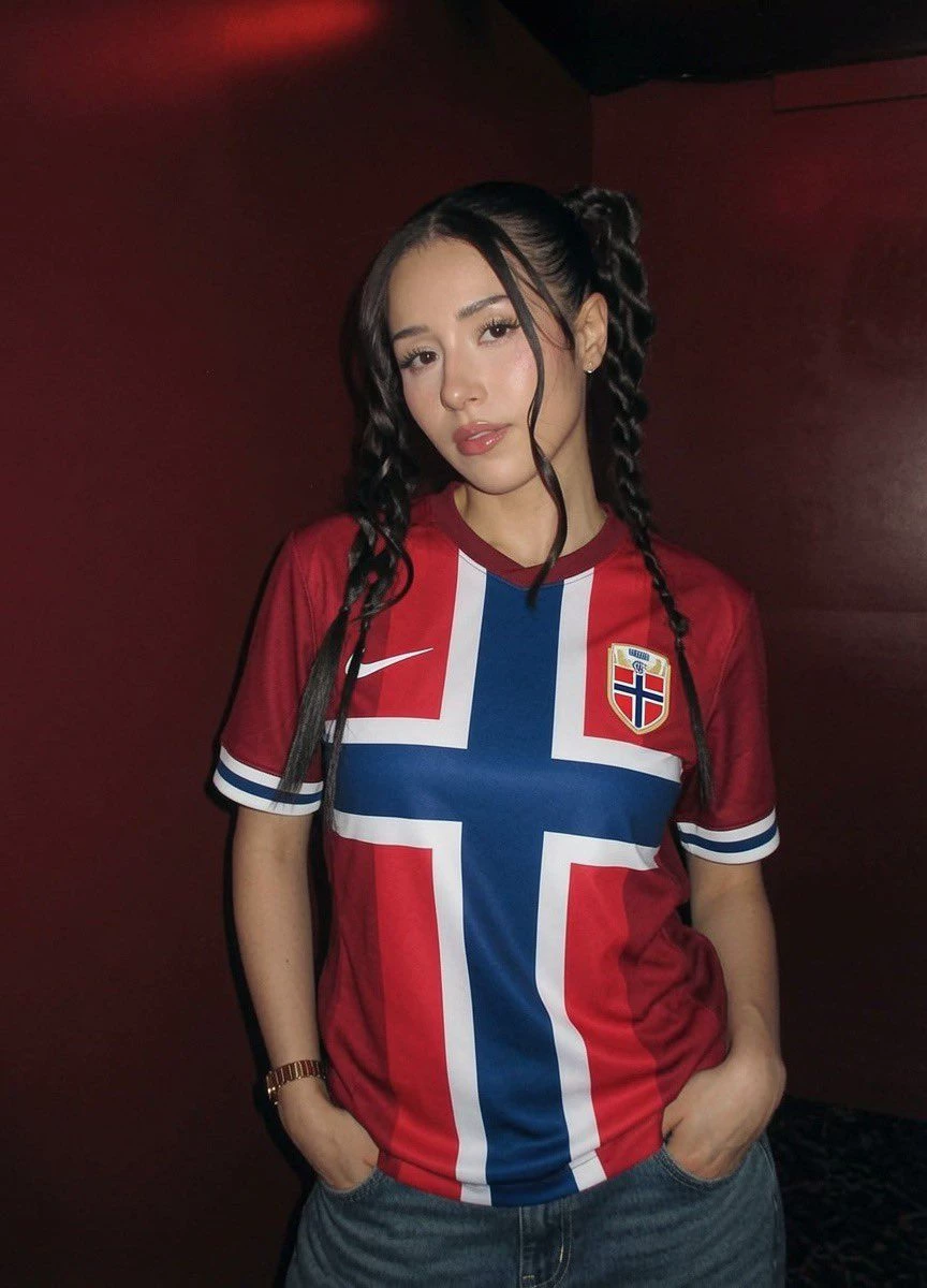 Mina Paola thumbnail