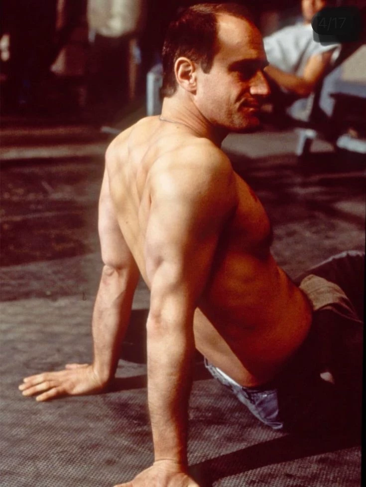 Christopher Meloni thumbnail