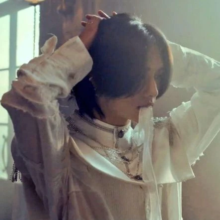 Hyunjin thumbnail