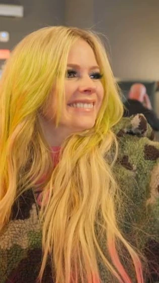 Avril Lavigne  thumbnail