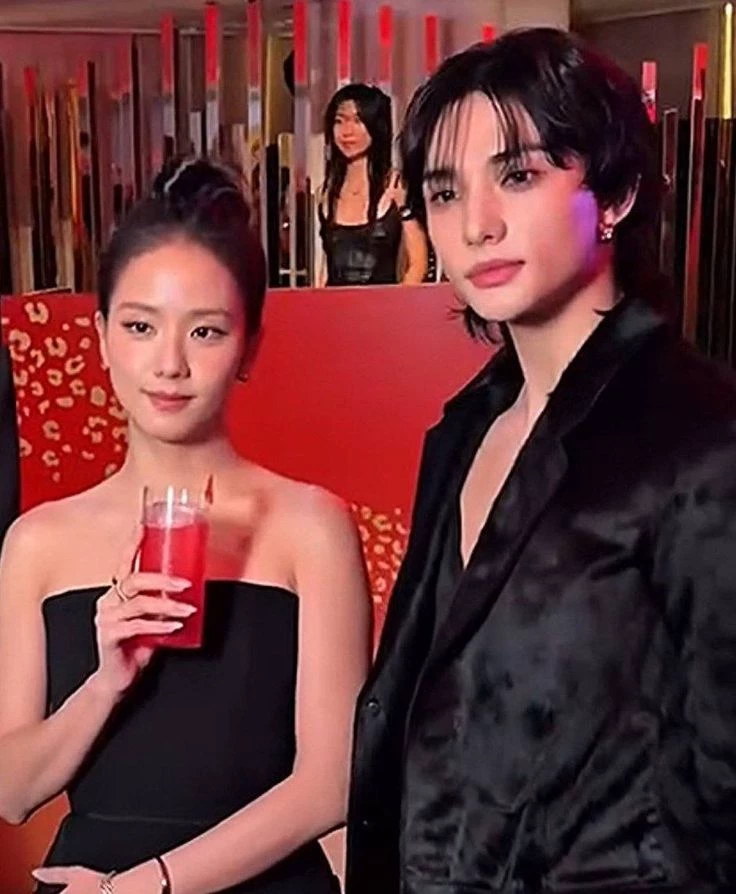 La Filtradora del Grupo (Straypink AU). thumbnail