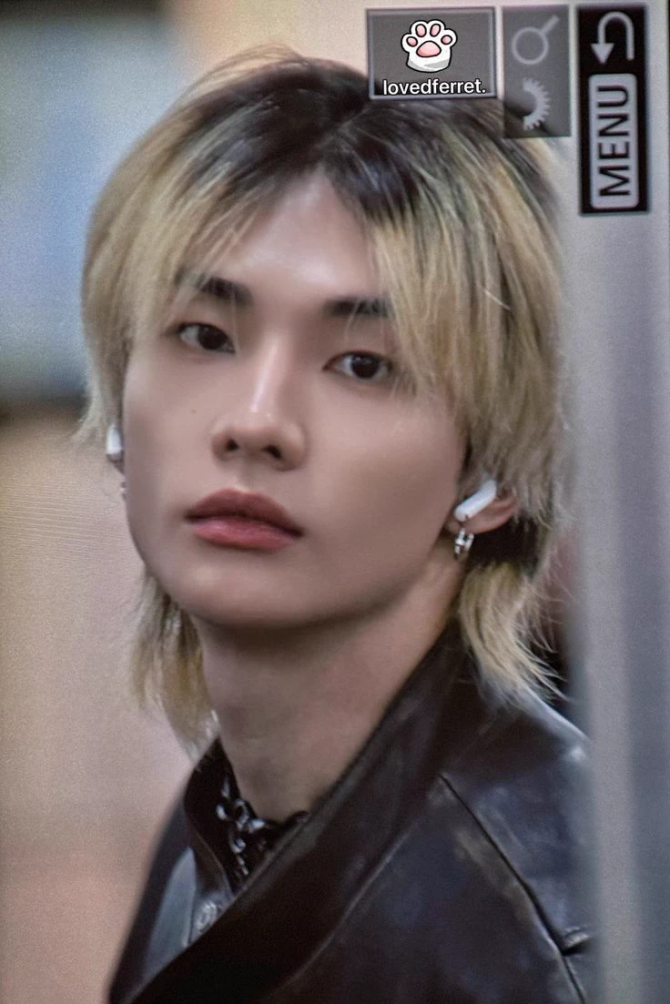 Hyunjin thumbnail