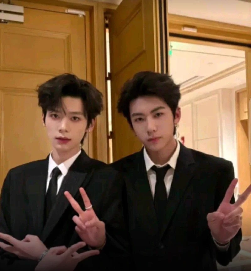 Chinese brothers thumbnail