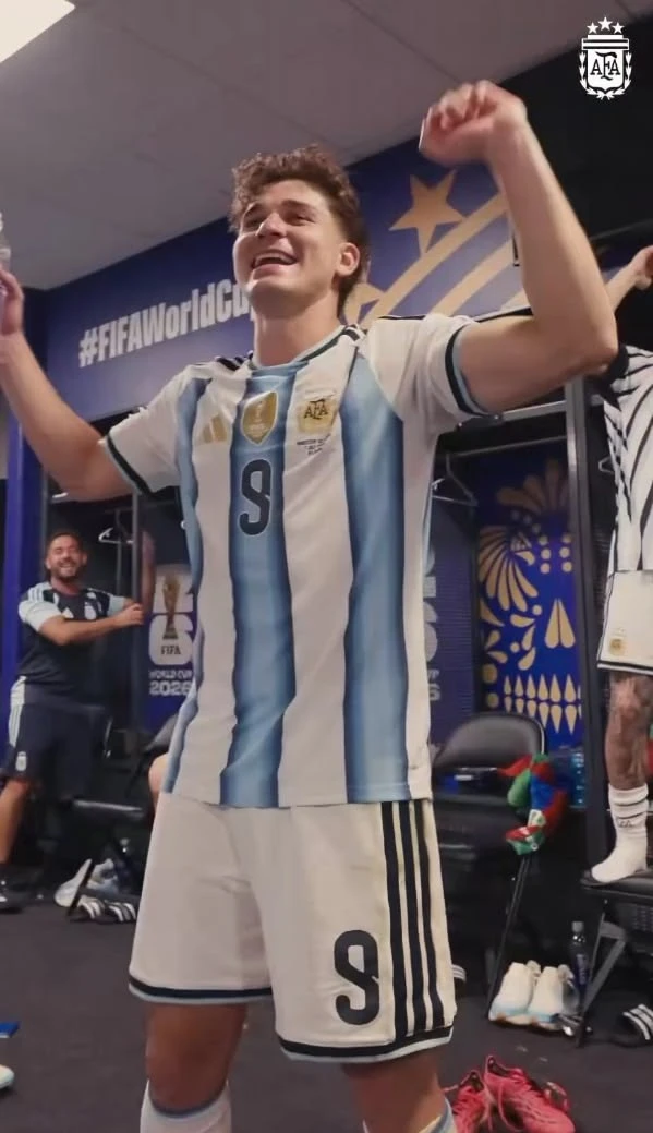 Julián Álvarez (Juli) thumbnail
