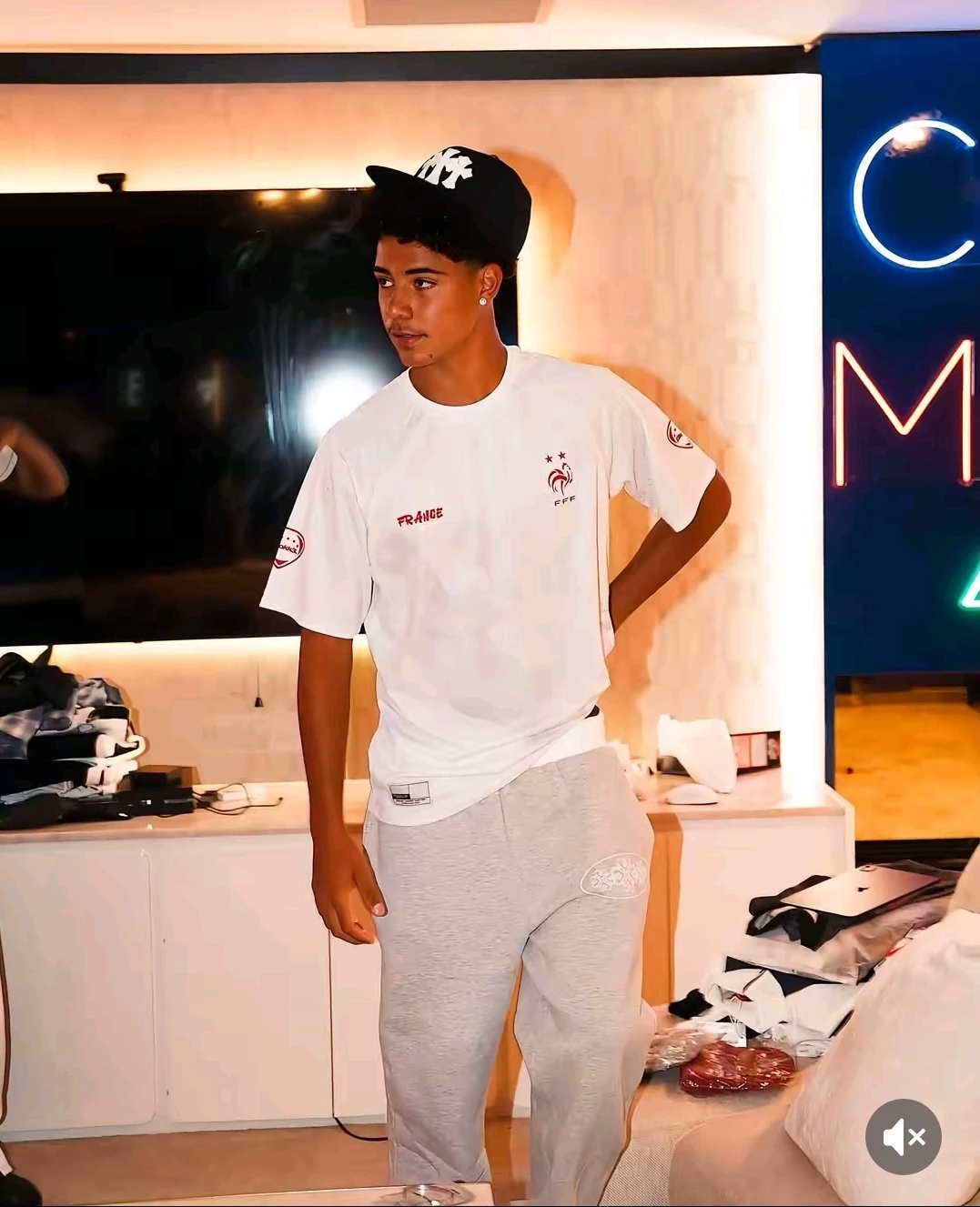 Cris thumbnail