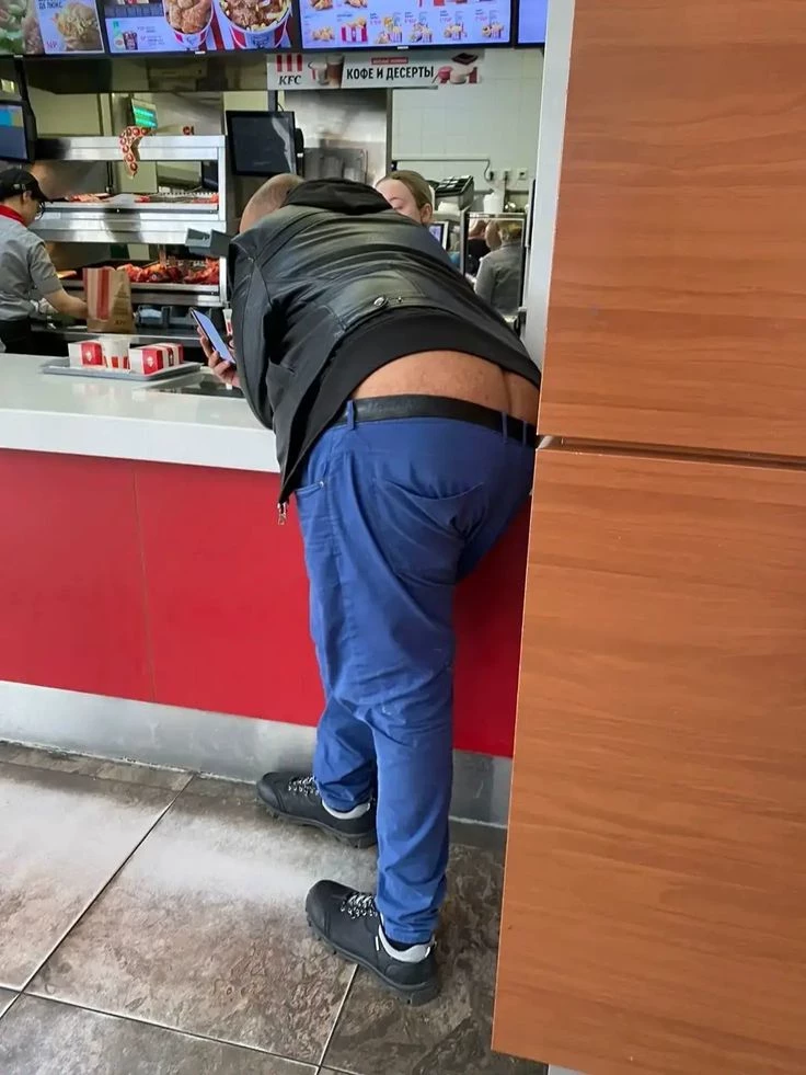 Wow, what a hairy old guy... 🍑👀 - Jorge thumbnail