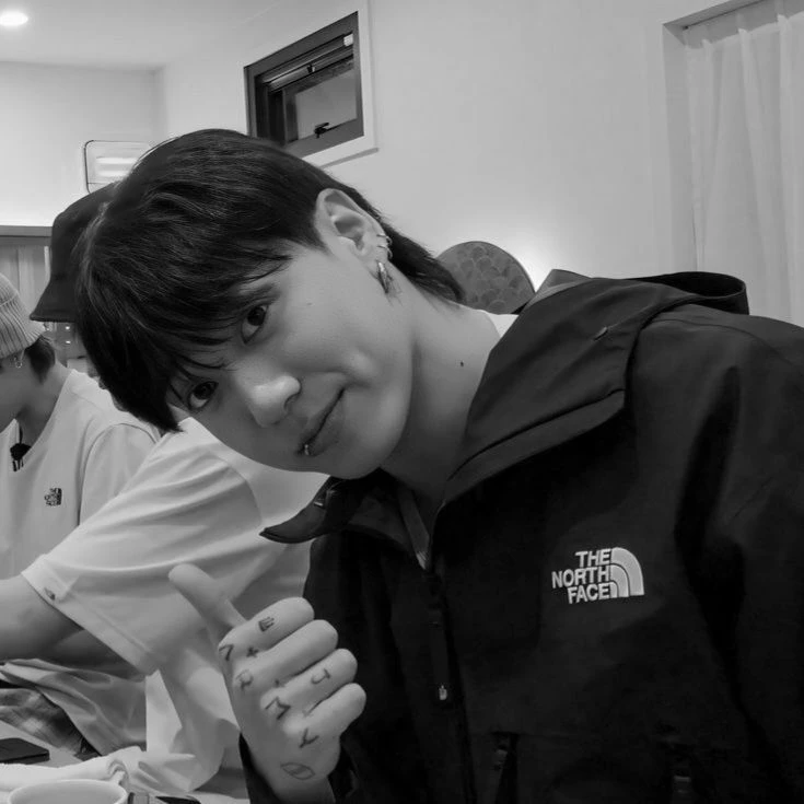 Jeon Jungkook thumbnail