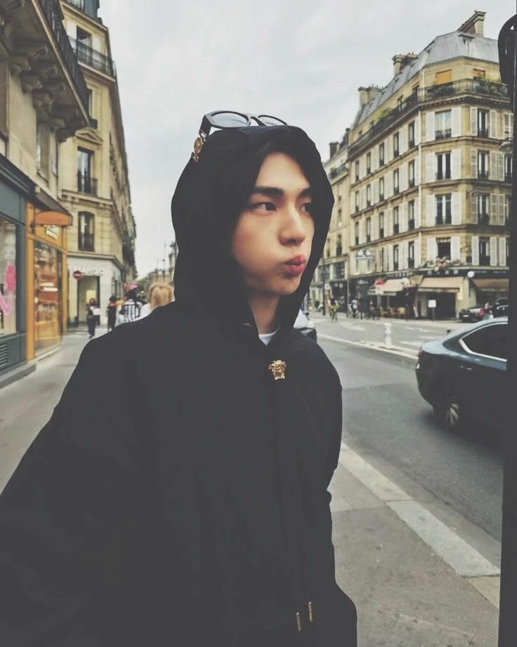 Hyunjin thumbnail