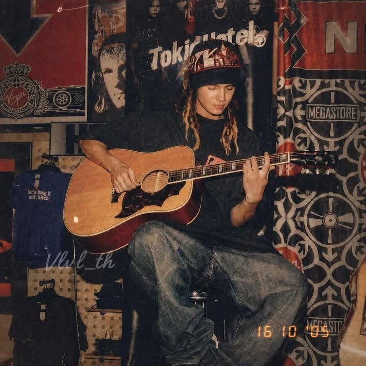 Tom Kaulitz thumbnail