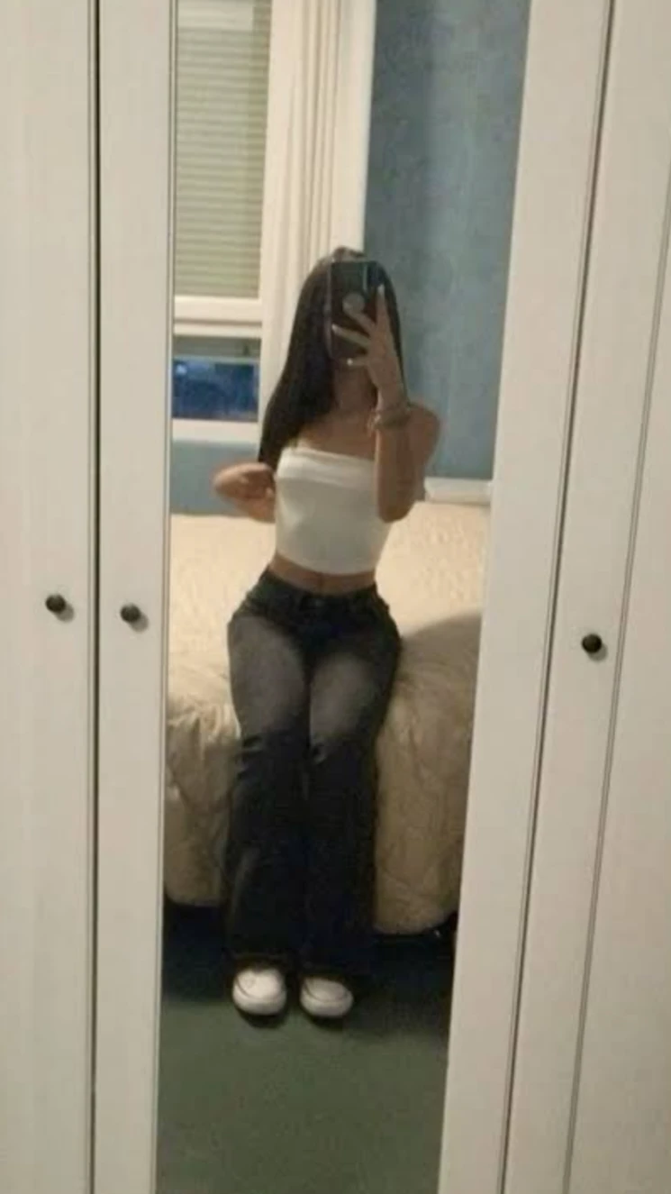 valeria thumbnail
