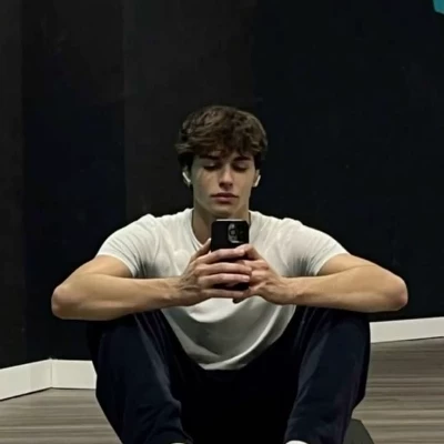 Alex thumbnail