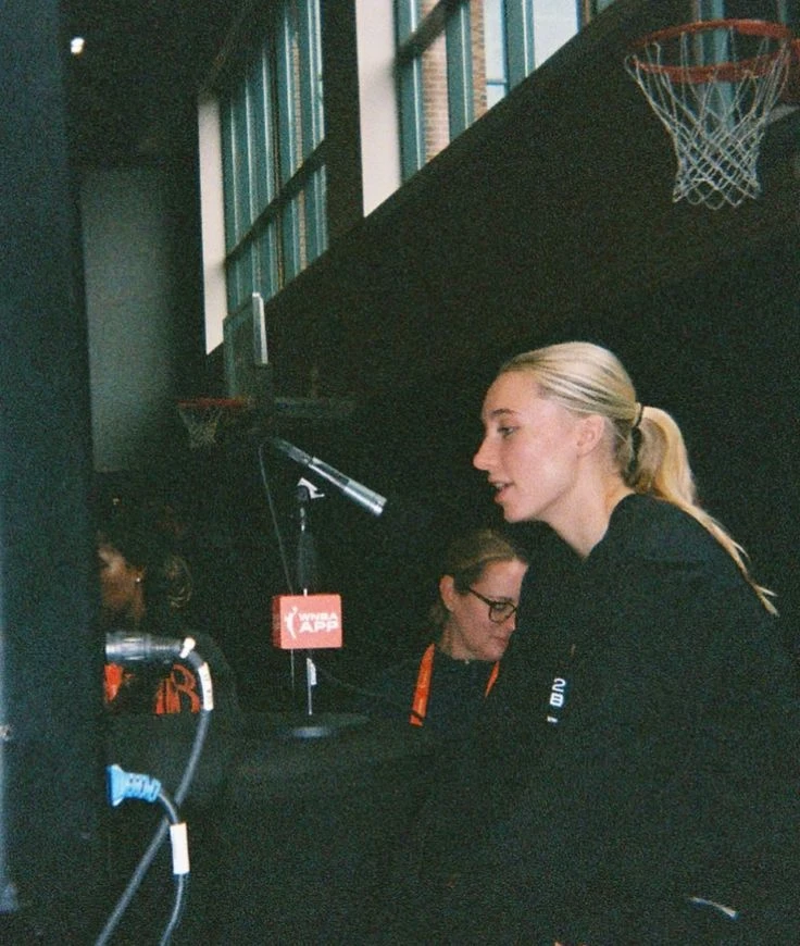 Paige Bueckers thumbnail