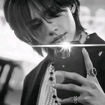 Hwang Hyunjin  thumbnail
